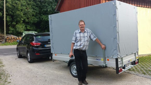 Herr Ferdinand kann jetzt sein ULTRA Leichtfluggerät im neuen VZ 31 ALUX BIG transportieren.