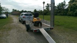 Herr Brandt mit neuem Baggertrailer VZ 31.