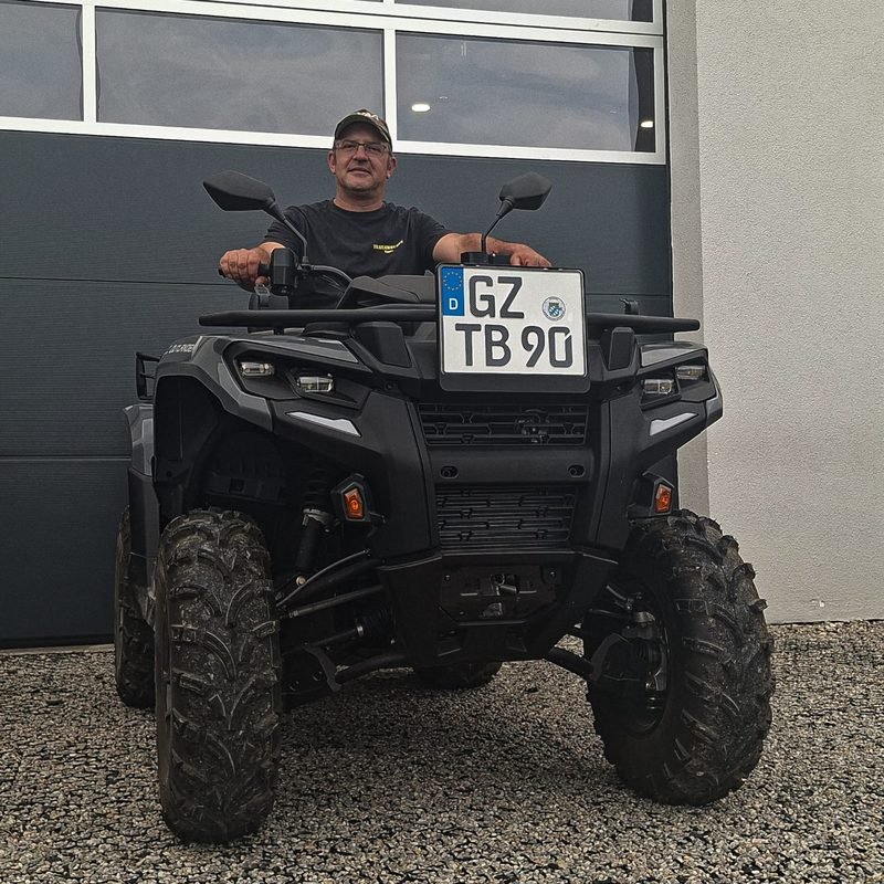 Volker, Teamleiter der Trailerbuddy-Werkstatt